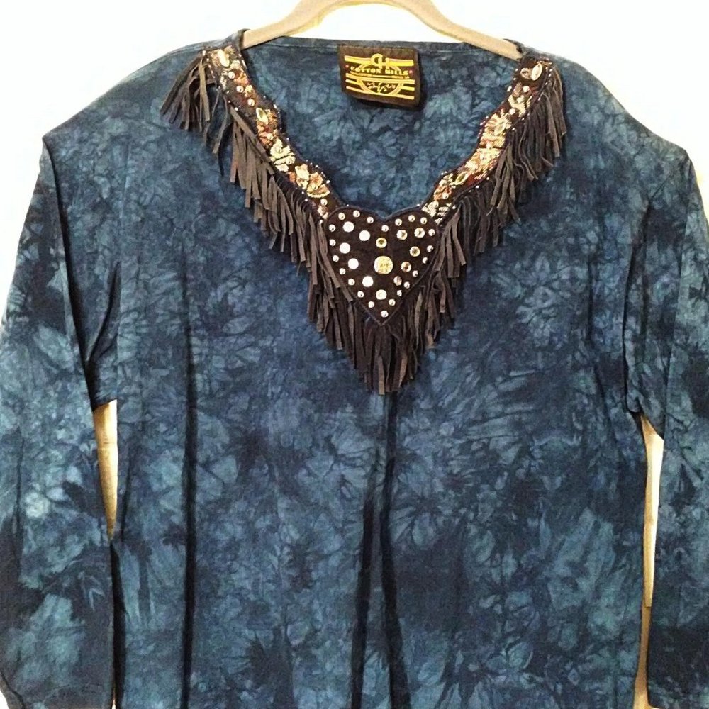 Western T-Shirt V-Neck Tie-Dye Fringe Heart Concho